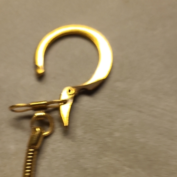 Cream Shell Keychain Accessory - Picture 3 of 5